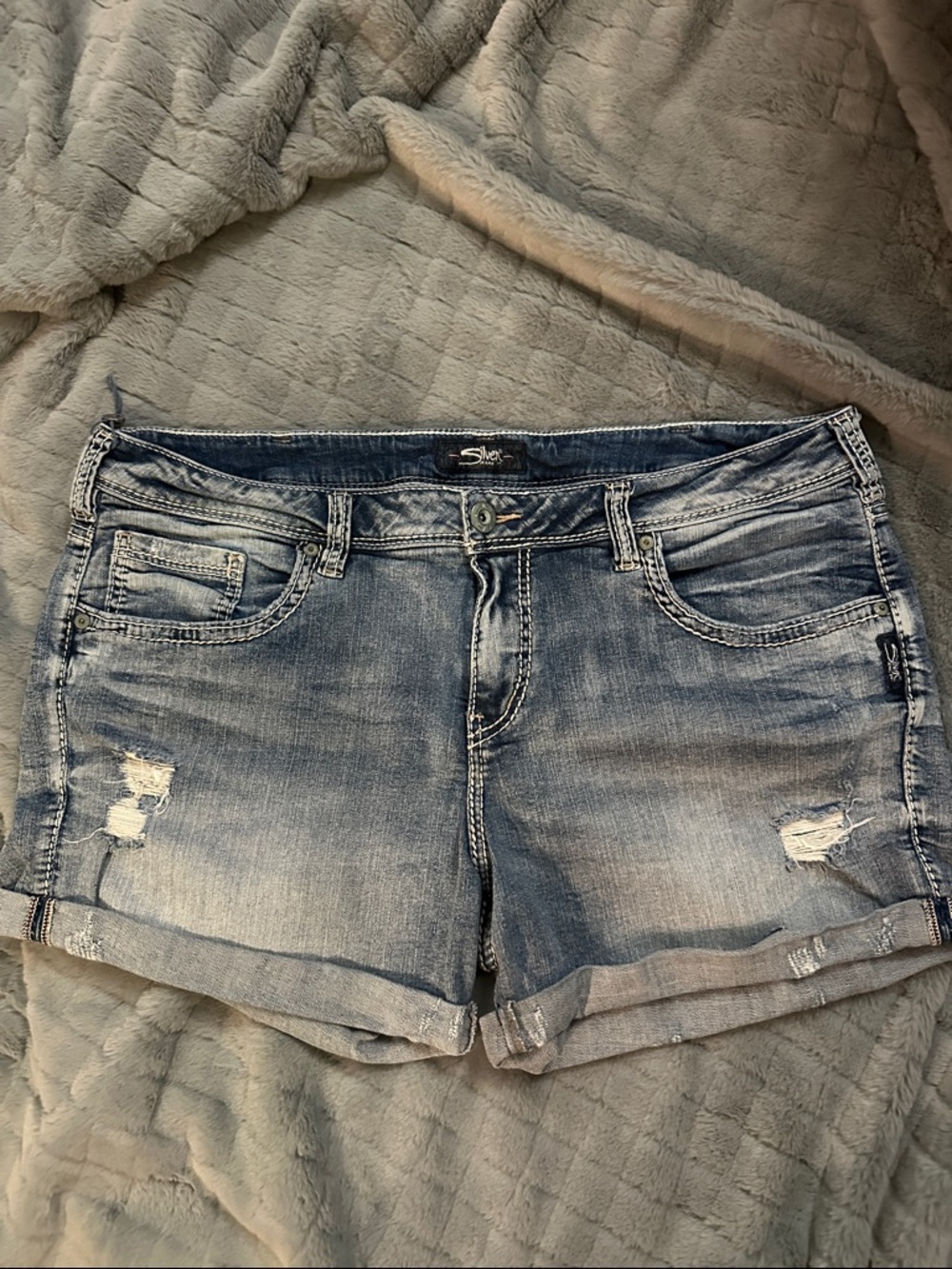Silver Jeans Faded Blue Distressed Rolled-Hem Denim Sam Shorts SZ 18 L 4.5